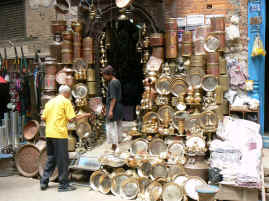 Kathmandu brass shop.JPG (291421 bytes)