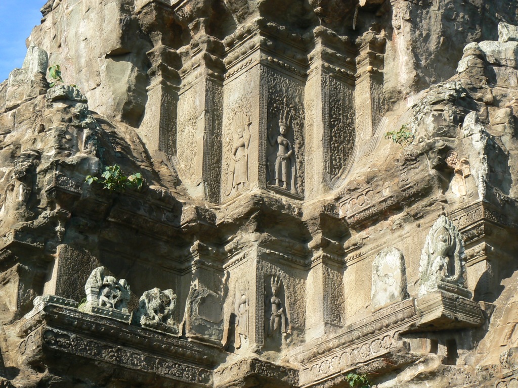 Details from ne of the towers